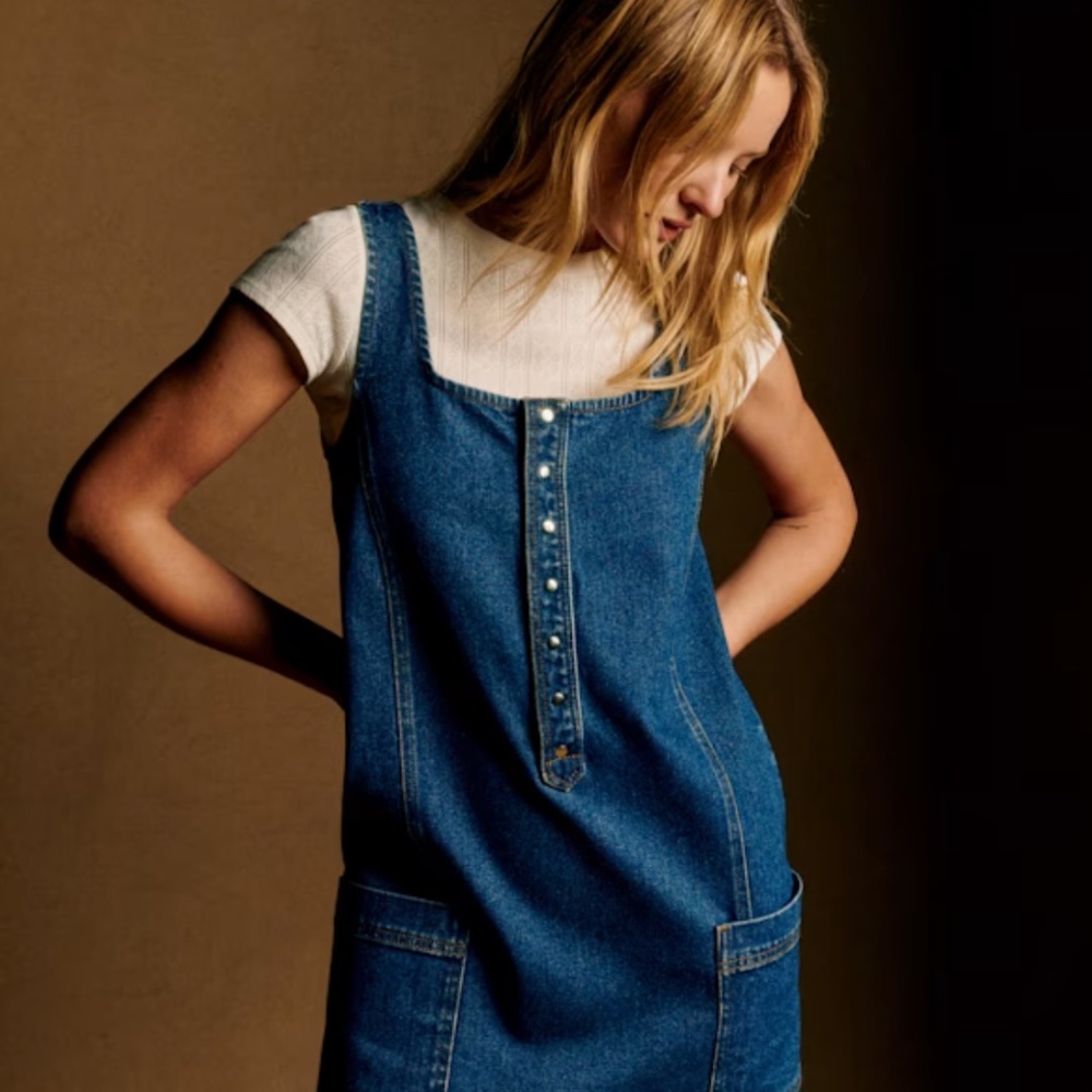 Looking For Sezane Adria dress!